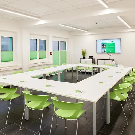 Gmbh冈特拉姆斯多尔夫好客房旅馆 3*