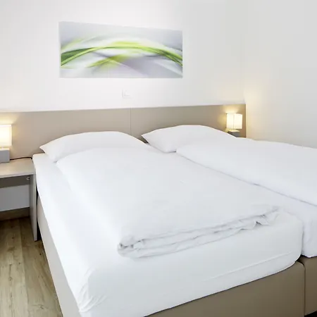 Gmbh冈特拉姆斯多尔夫好客房旅馆 酒店 3*