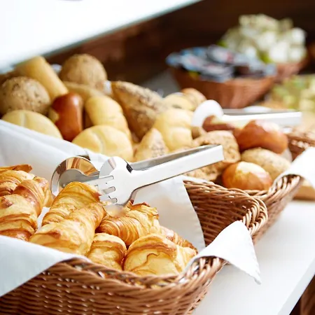 Gmbh冈特拉姆斯多尔夫好客房旅馆 酒店 3*