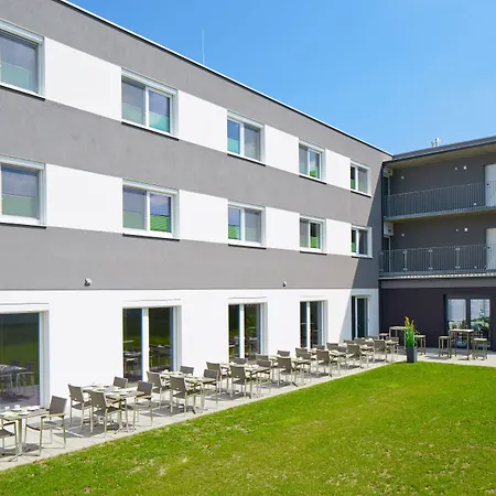 Gmbh冈特拉姆斯多尔夫好客房旅馆 古特兰斯多夫